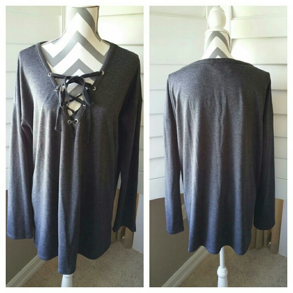 NWT Silence + Noise Gray Oversized Tee