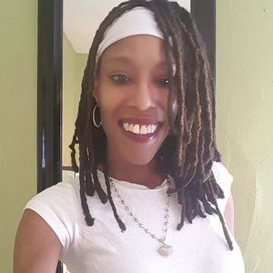 Meet your Posher, Mia