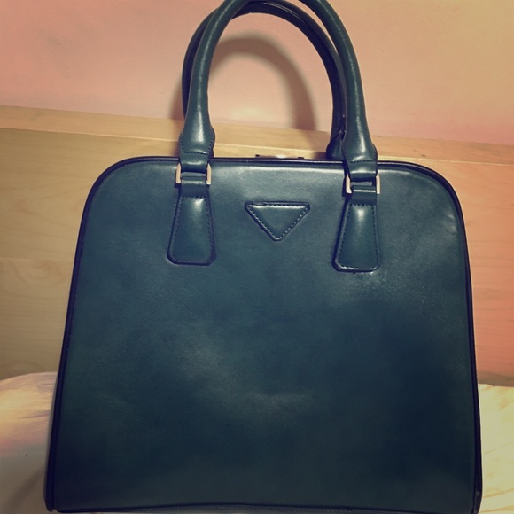 Green/gold handbag