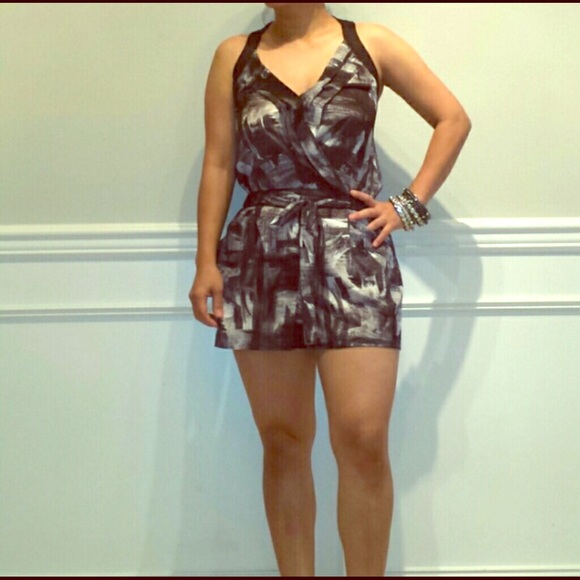 Guess Romper in black and gray color with pockets! - Picture 1 of 4