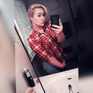 Meet your Posher, Lydia