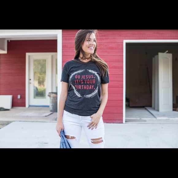 Go Jesus Christmas Tee ๐ - Picture 2 of 2