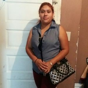 Meet your Posher, Mayra