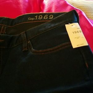 Gap  1969 Legging Jean  brand new with tags