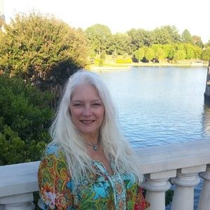 Meet your Posher, Pamela