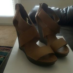 Aldo congac strapy sandles