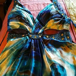 Beautiful evening gown party dress brand new