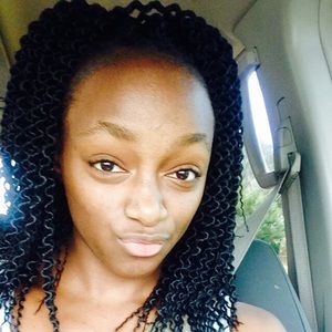 Meet your Posher, Desiree