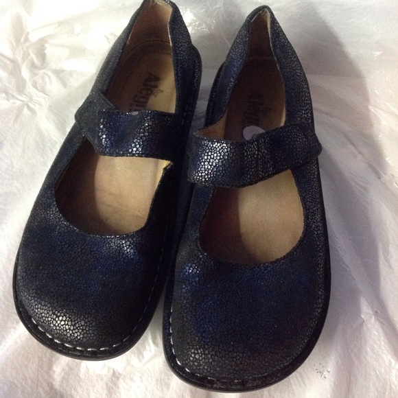 mary jane nursing shoes
