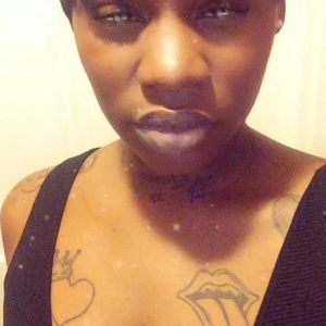 Meet your Posher, Denisha