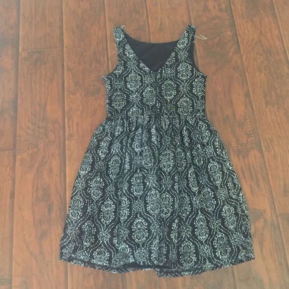 Black patterned dress - Picture 2 of 3