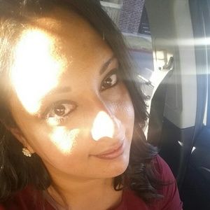 Meet your Posher, Yessica