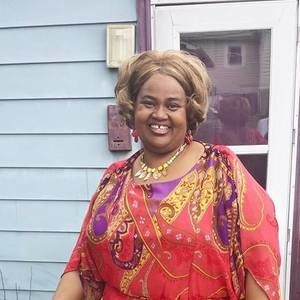 Meet your Posher, Della