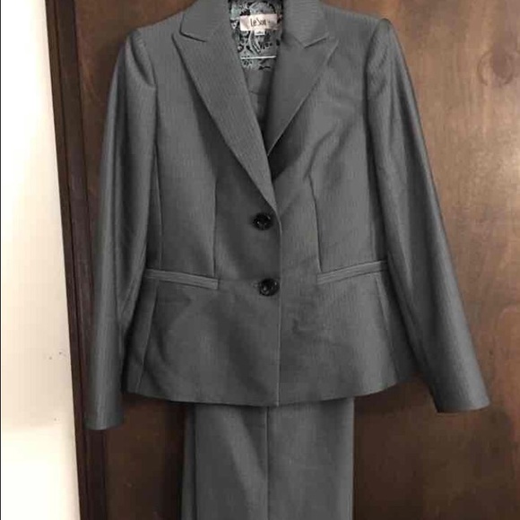 Le Suit Women's Pant Suit