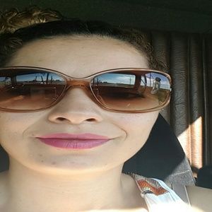 Meet your Posher, Ana