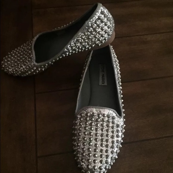 Sale🎉Steve Madden Studded Flats - Picture 2 of 3
