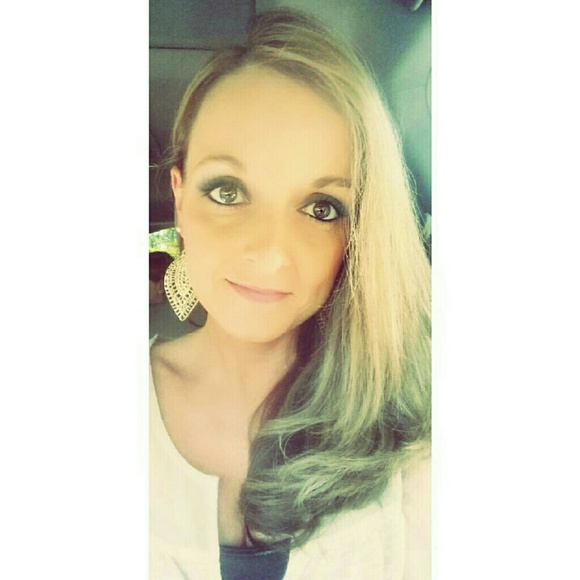 Meet your Posher, Stacey - Picture 1 of 1