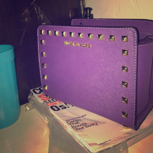 HELP Purple purse- can't decide to sell