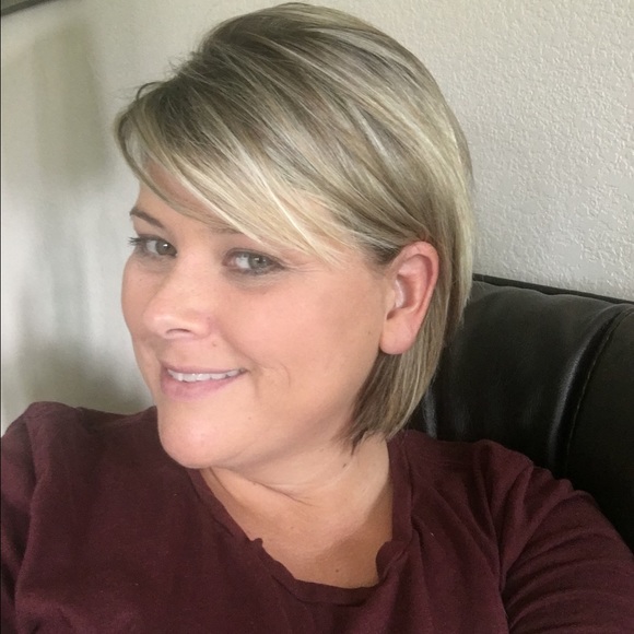 Meet your Posher, Melissa - Picture 2 of 2