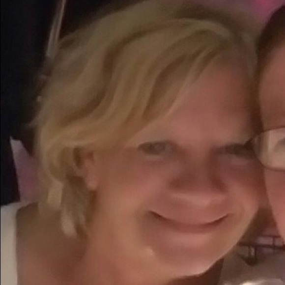 Meet your Posher, Deb - Picture 2 of 2