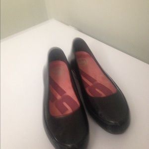 Fit flop shoes in black