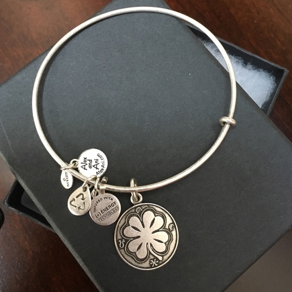 ALEX AND ANI 🍀🍀 NWOT silver bangle