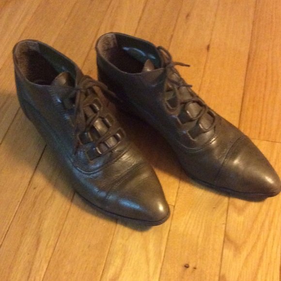 Olive Leather Lace up Shooties Size 7M