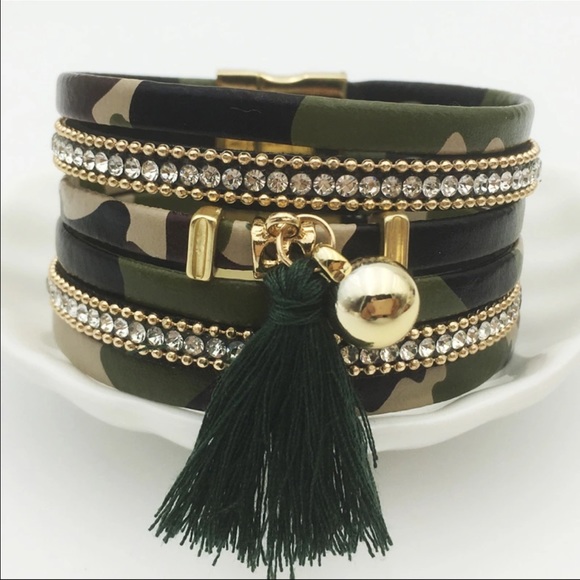 Jewelry - Multi layer bracelet🎉Price Firm 🎉