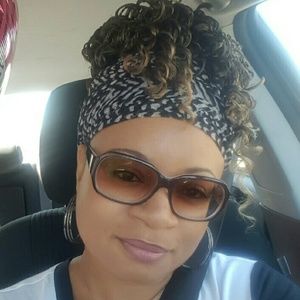 Meet your Posher, Alicia