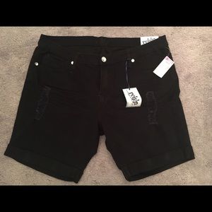 NWT Reign Black Denim Shorts size 18