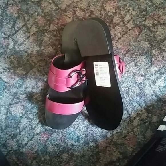 Coach slides - Picture 1 of 1