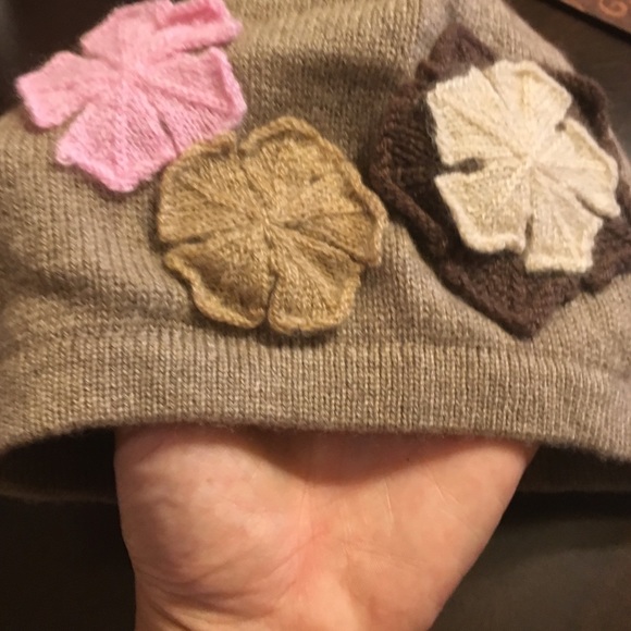 💯%cashmere beanie& matching reversible scarf NWOT - Picture 2 of 4