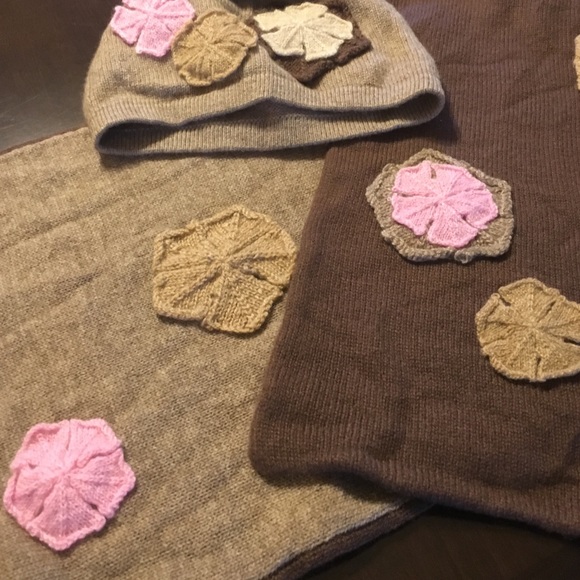 💯%cashmere beanie& matching reversible scarf NWOT - Picture 3 of 4