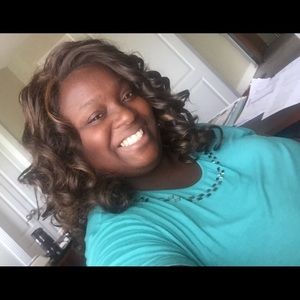 Meet your Posher, Connie