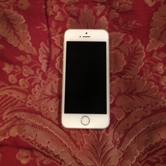 💃🏻   ( I PHONE 5s. )  BLK. IN PERFECT CONDITION