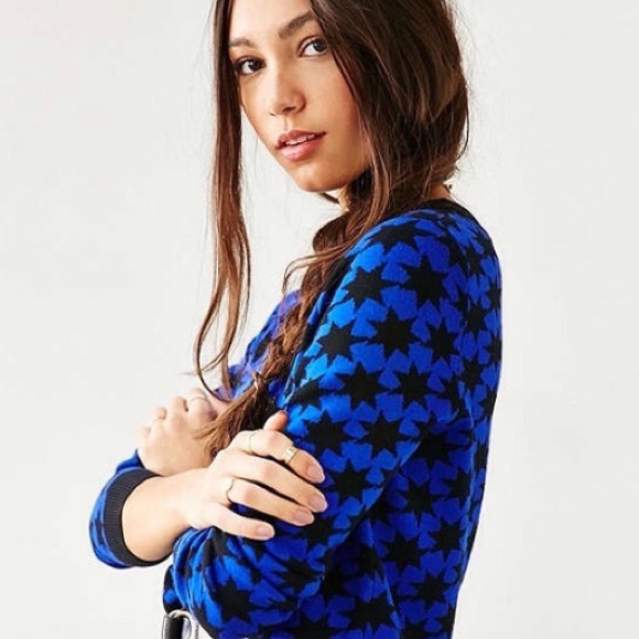 ✨PM EDITOR SHARED✨Urban Outfitters star sweater - Picture 3 of 3
