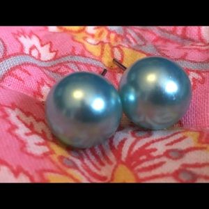 Sky blue pearl earrings