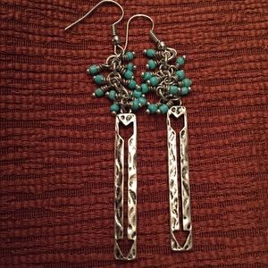 Earrings with turquoise beads and silver arrow