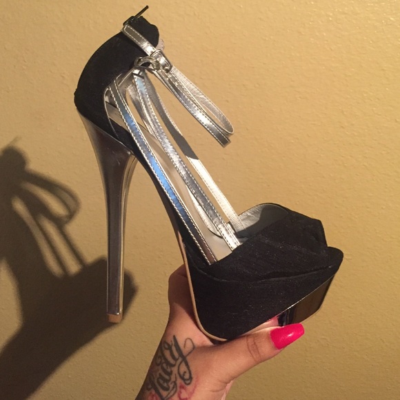 Shoedazzle heels