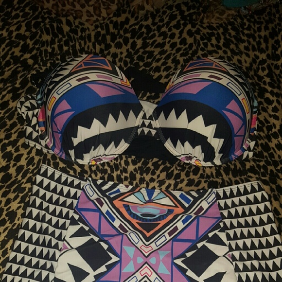 2 piece swimsuit - Picture 2 of 3