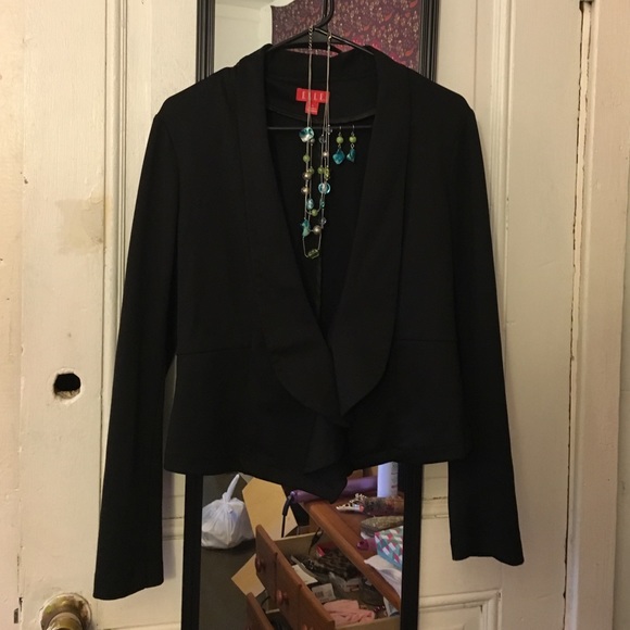 Elle business blazer with earring and necklace set