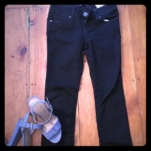 Black guess jeans! Great condition size 25!
