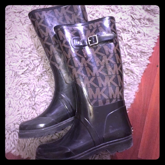 Michael Kors Size 7 Rainboots