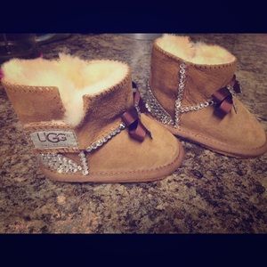 New 3T 4T Chestnut Bling Uggs