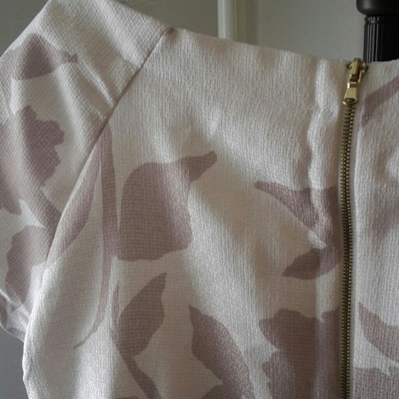 🔥ABSOLUTELY GORGEOUS DRESS! - Picture 5 of 5