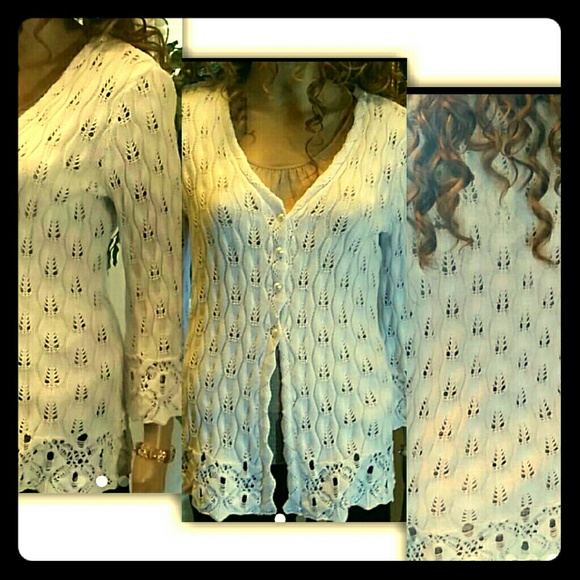 NEW Beautiful White Sweater Sz small will fit md