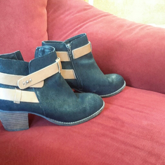 SOLD SOLD SOLD..DOLCE VITA ANKLE BOOTS 8.5