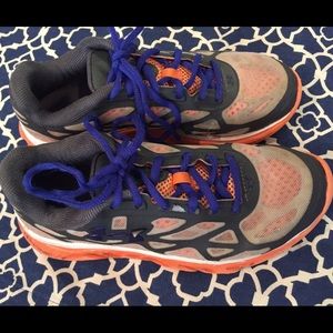 Under Armour Shoes ~ Boys 4.5 ~