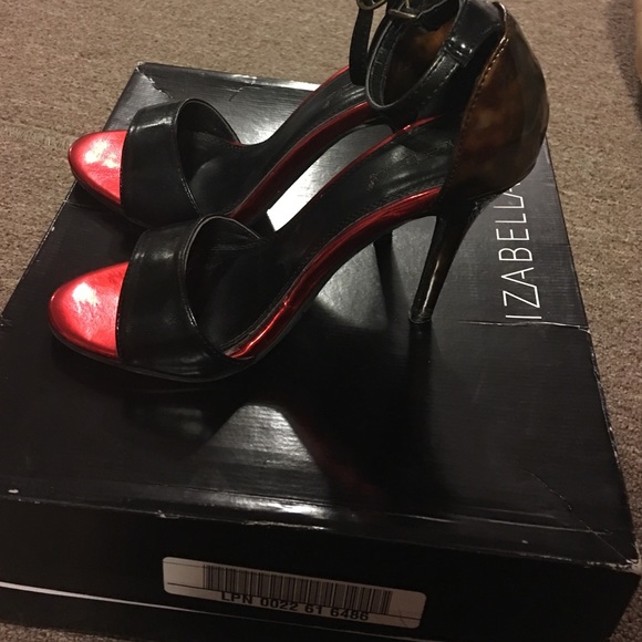 Strappy heel by shoe dazzle . Size 6.5 - Picture 2 of 4