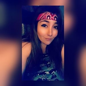 Meet your Posher, Camille